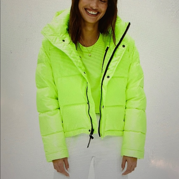 Aritzia Jackets & Blazers - Aritzia NEW Super Puff TNA Goose-down jacket
